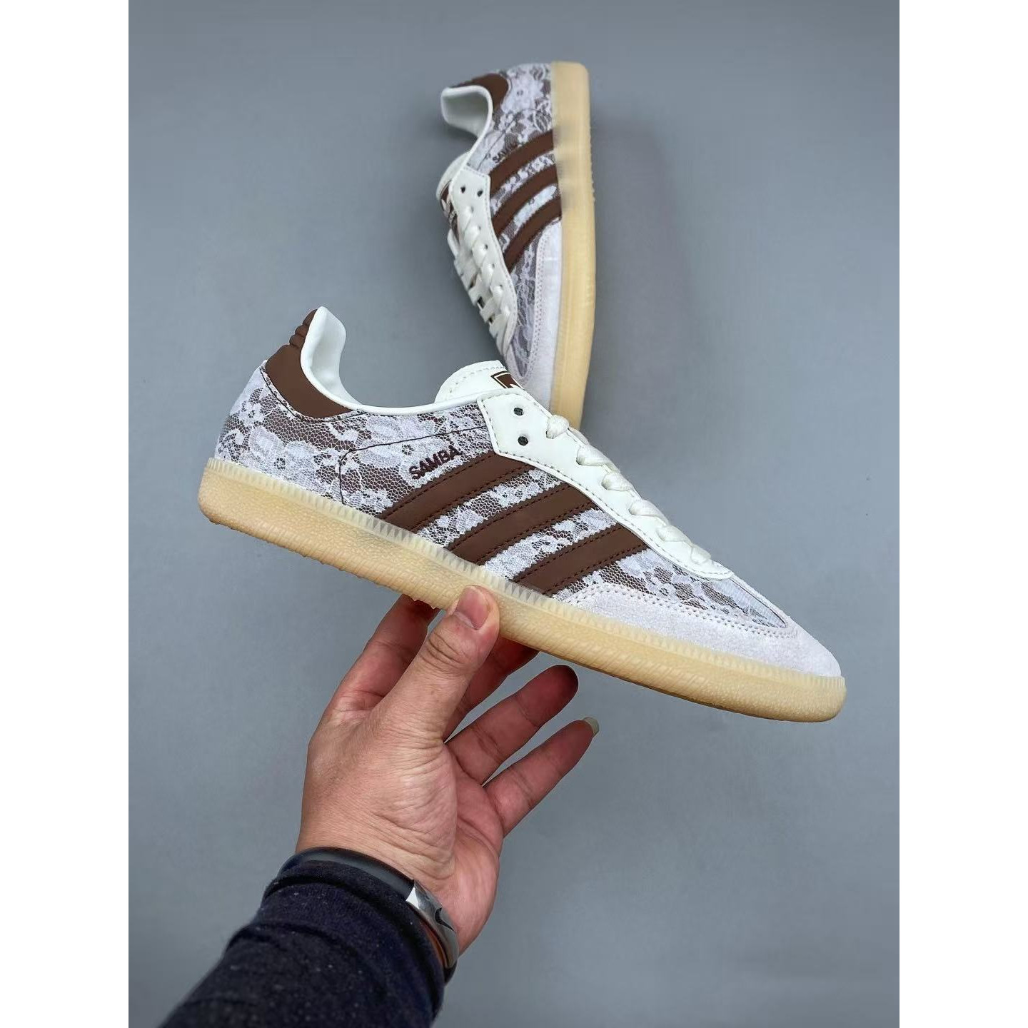 <p>Adidas Samba Vegan 三叶草休闲板鞋(咖啡色)</p>

<p>&nbsp;</p>