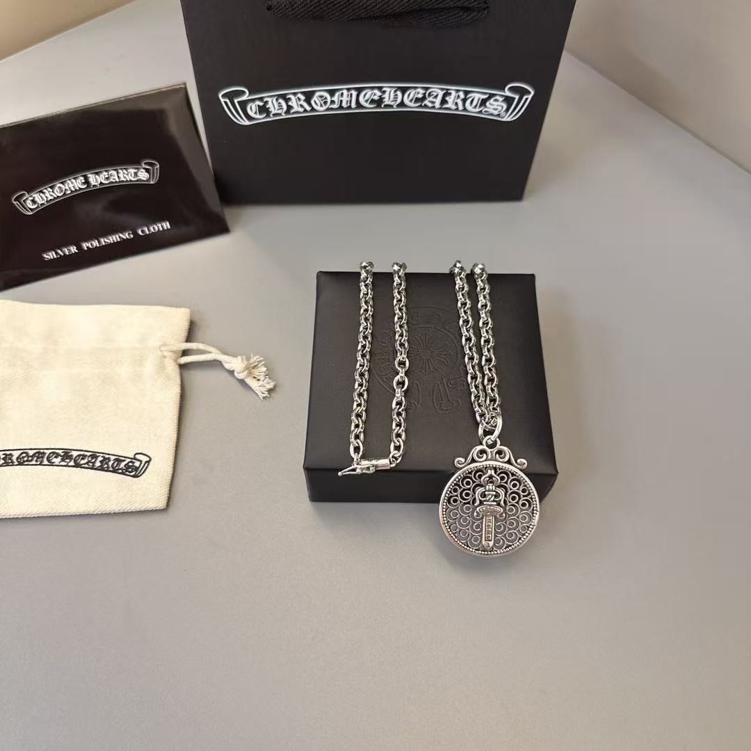 <p>CHROME HEARTS&nbsp;项链</p>