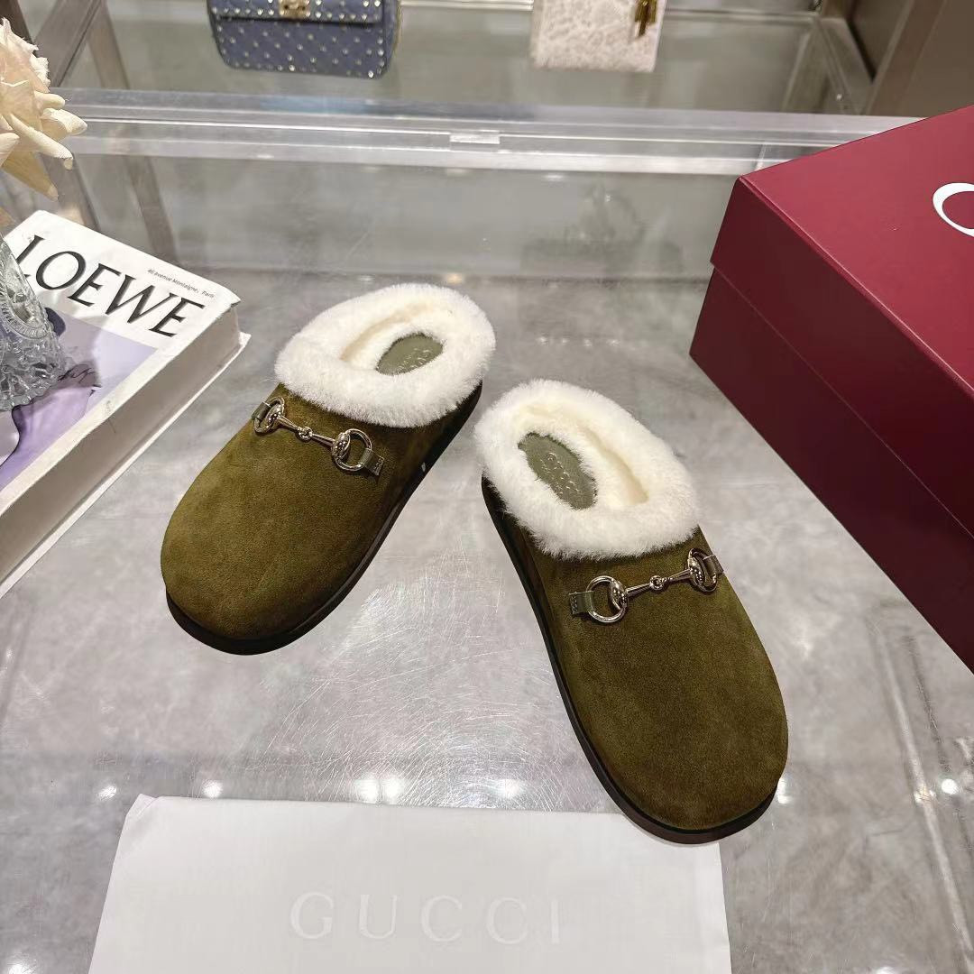 <p>GUCCI 穆勒羊毛拖鞋</p>