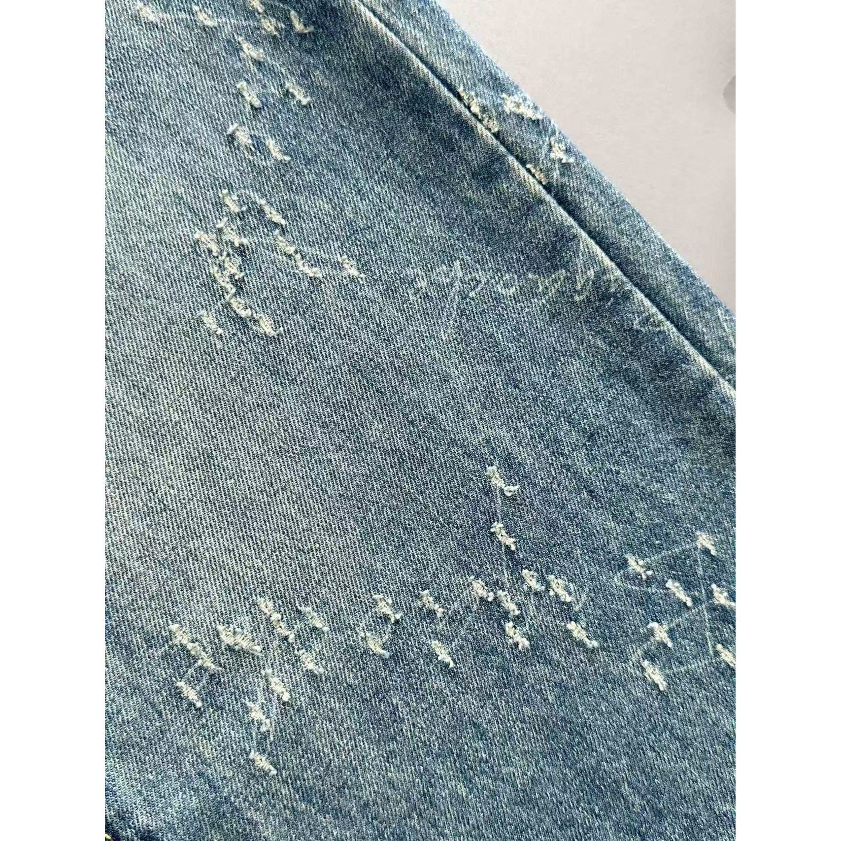 <p>DIOR&nbsp;四季款经典牛仔裤直筒长裤(藍)</p>
