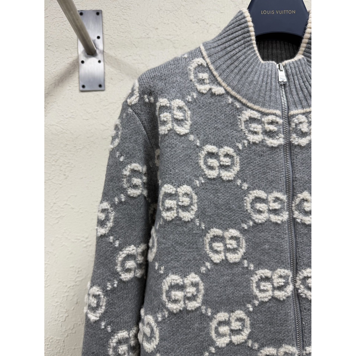 <p>Gucci 经典双G满印针织开衫</p>