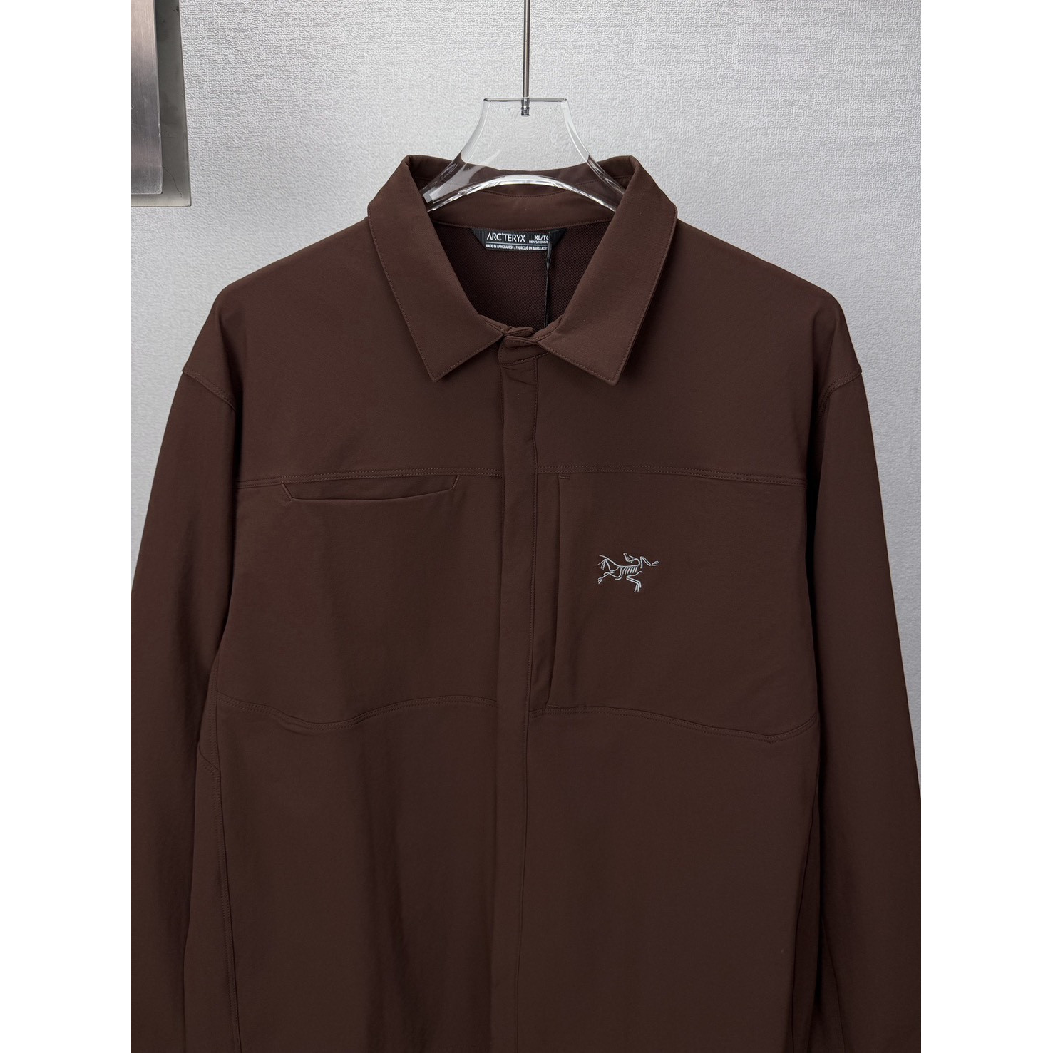 <p>Arc'teryx 情侣款翻领夹克外套(大红色)</p>