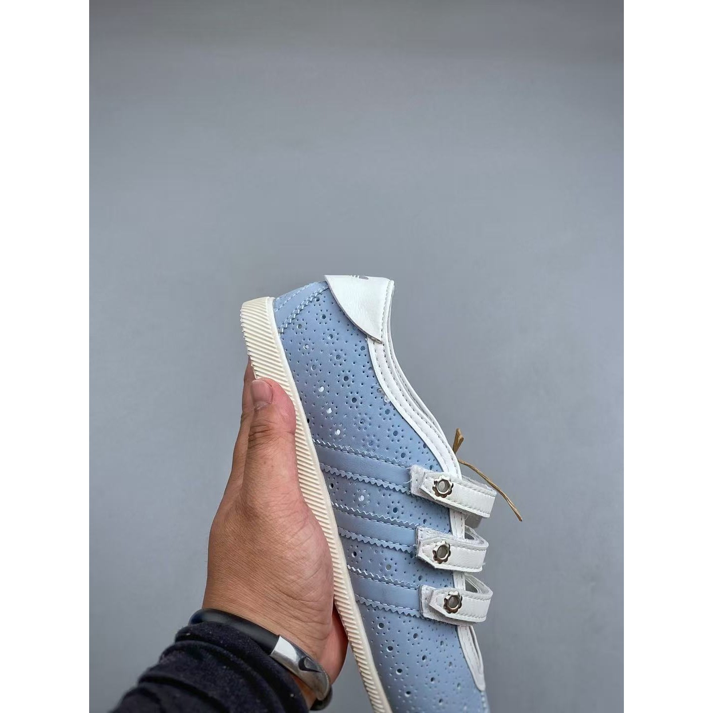 <p>Adidas 玛丽珍鞋(藍)</p>
