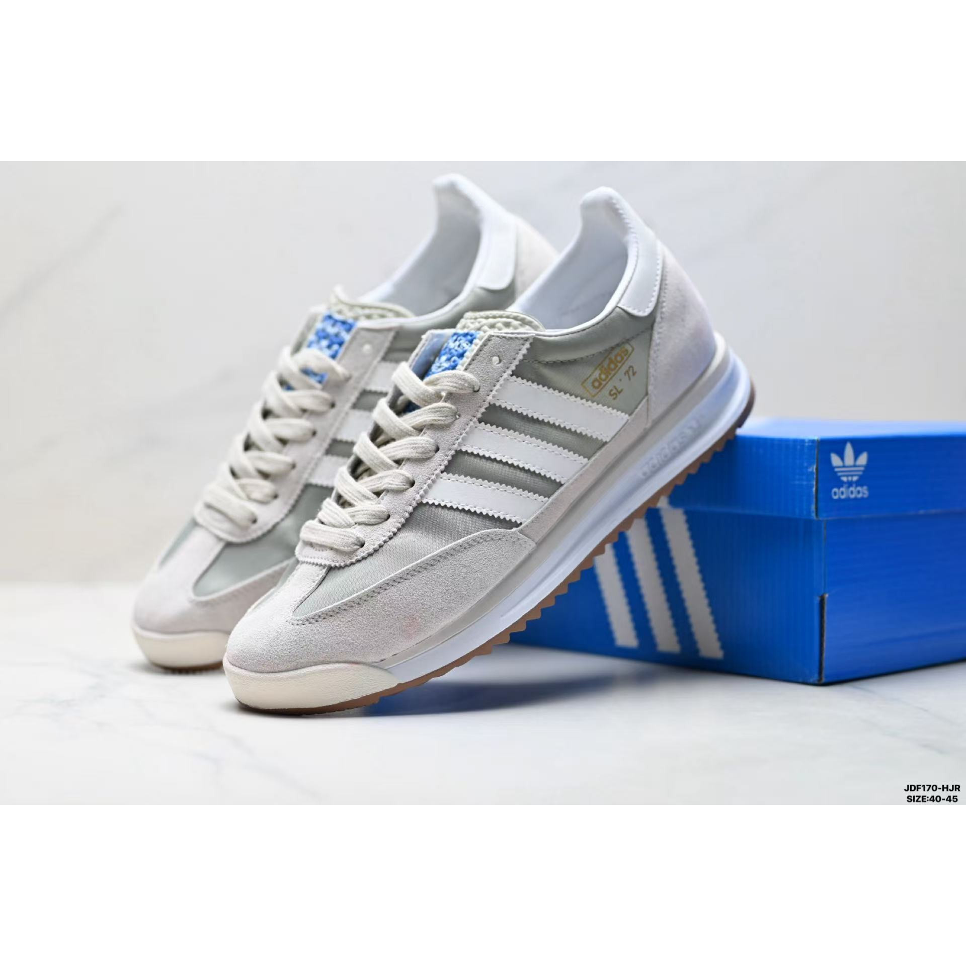 <p>全色 Adidas 复古休闲运动鞋</p>