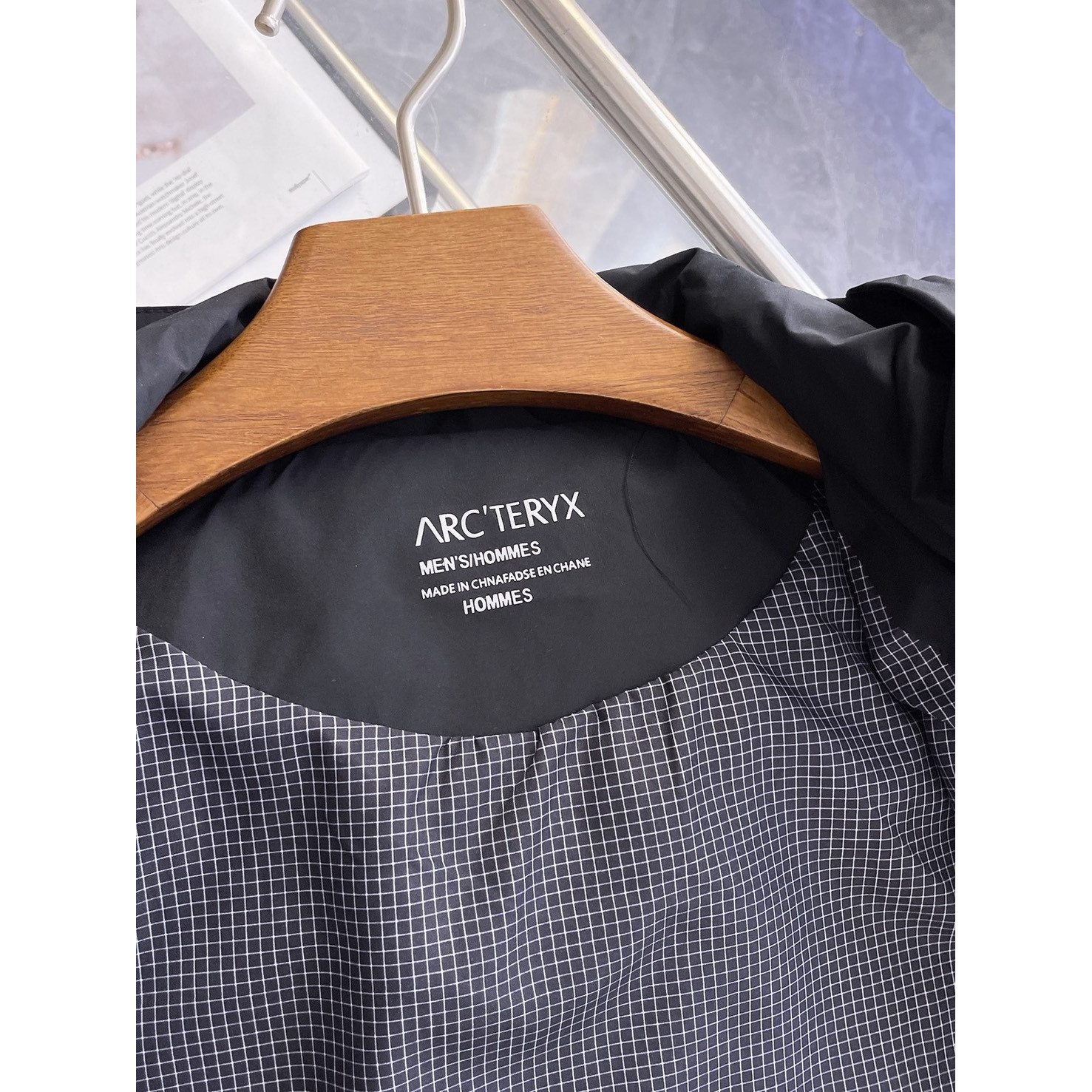 <p>Arc'teryx 男士夹克外套(黑)</p>