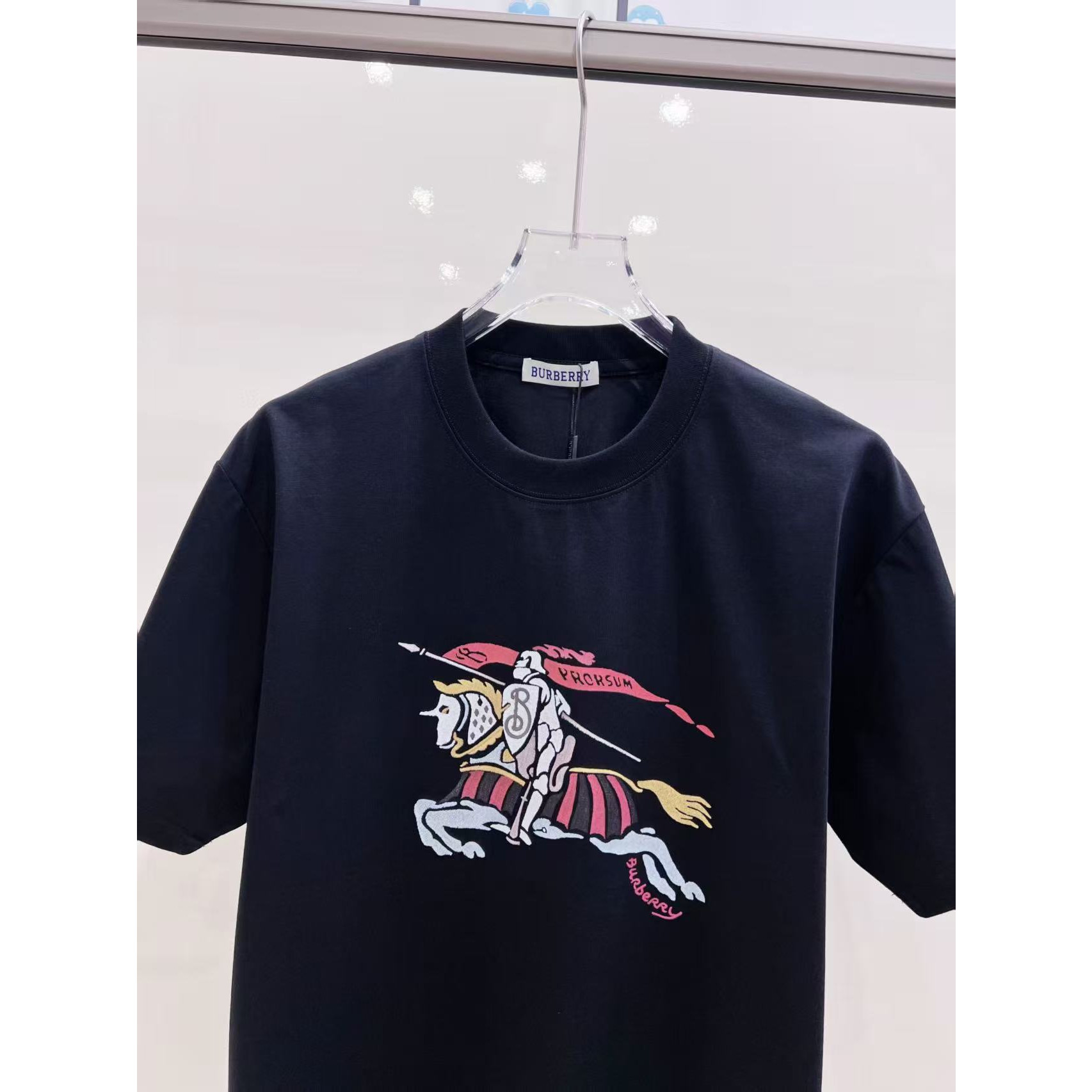 <p>BURBERRY 短袖圆领T恤(黑)</p>