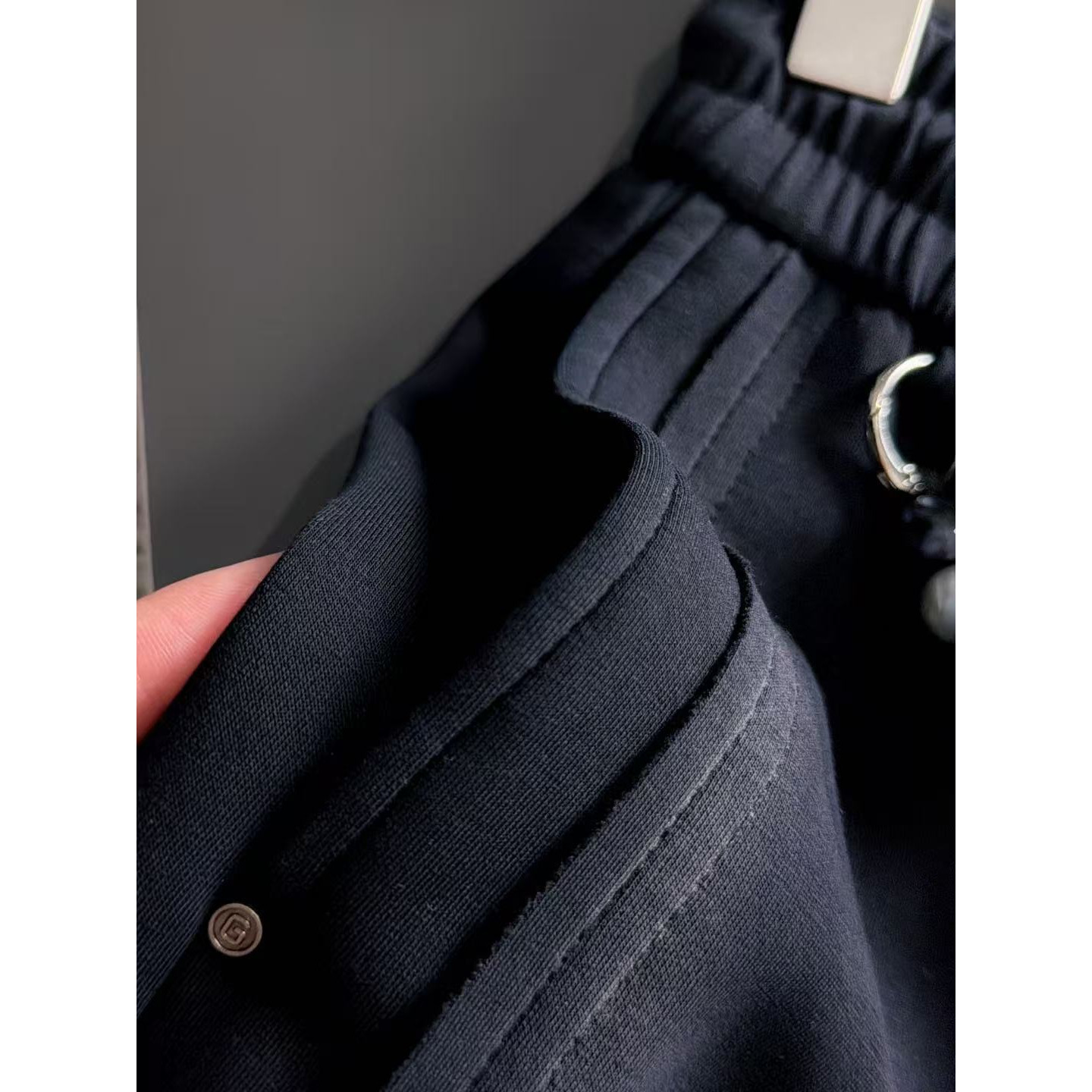 <p>BURBERRY 秋冬新款松紧带休闲裤(黑)</p>