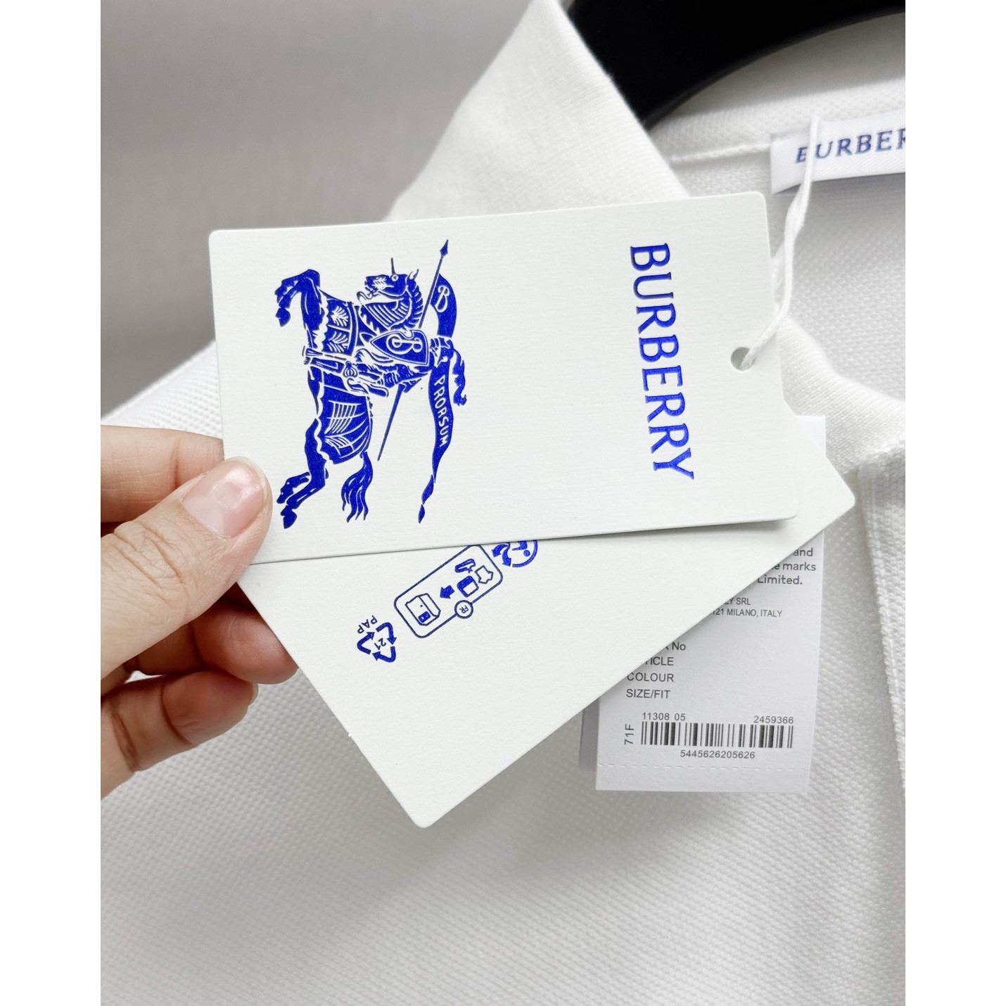 <p>BURBERRY 短袖翻领polo衫(白)</p>