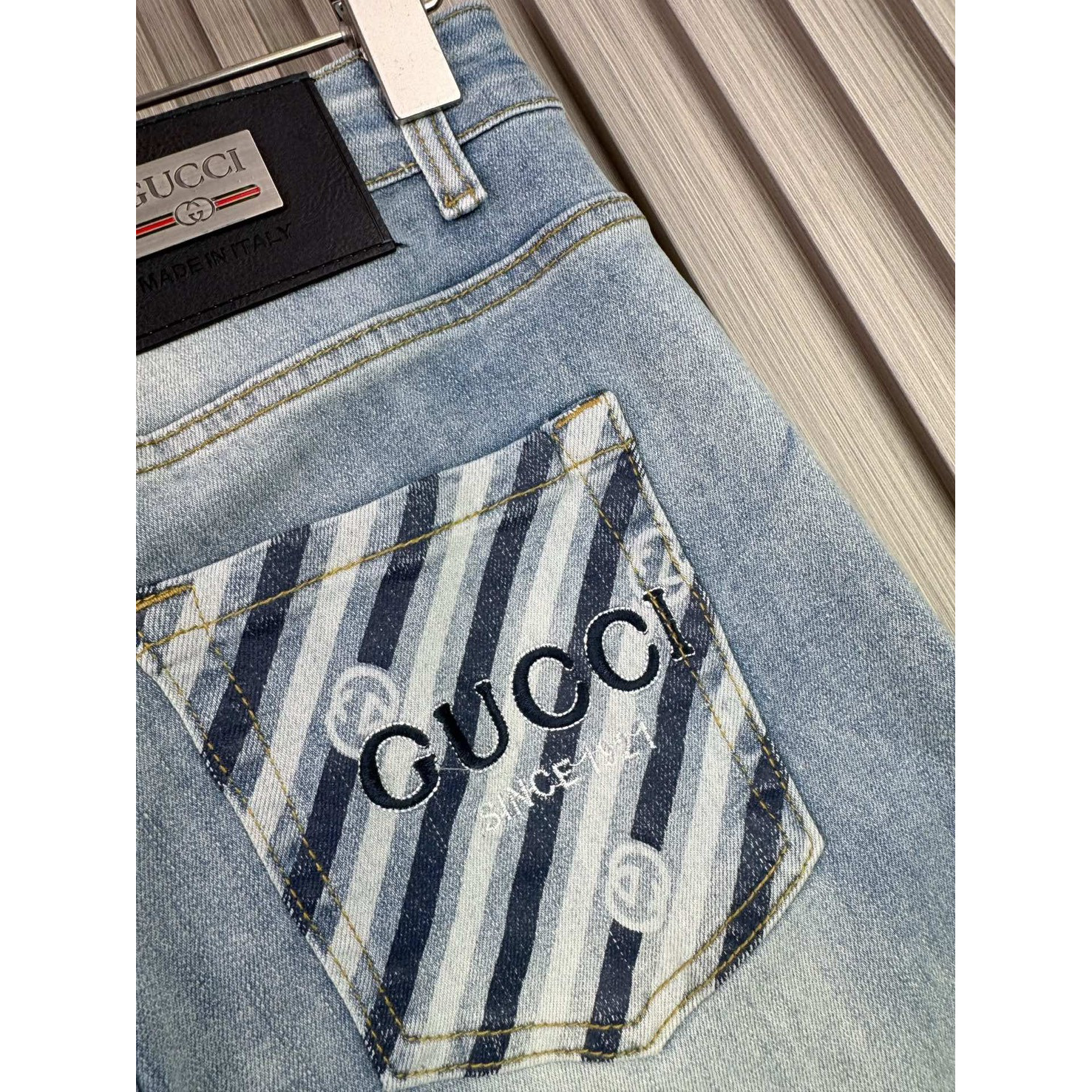 <p>Gucci 休閒牛仔褲</p>