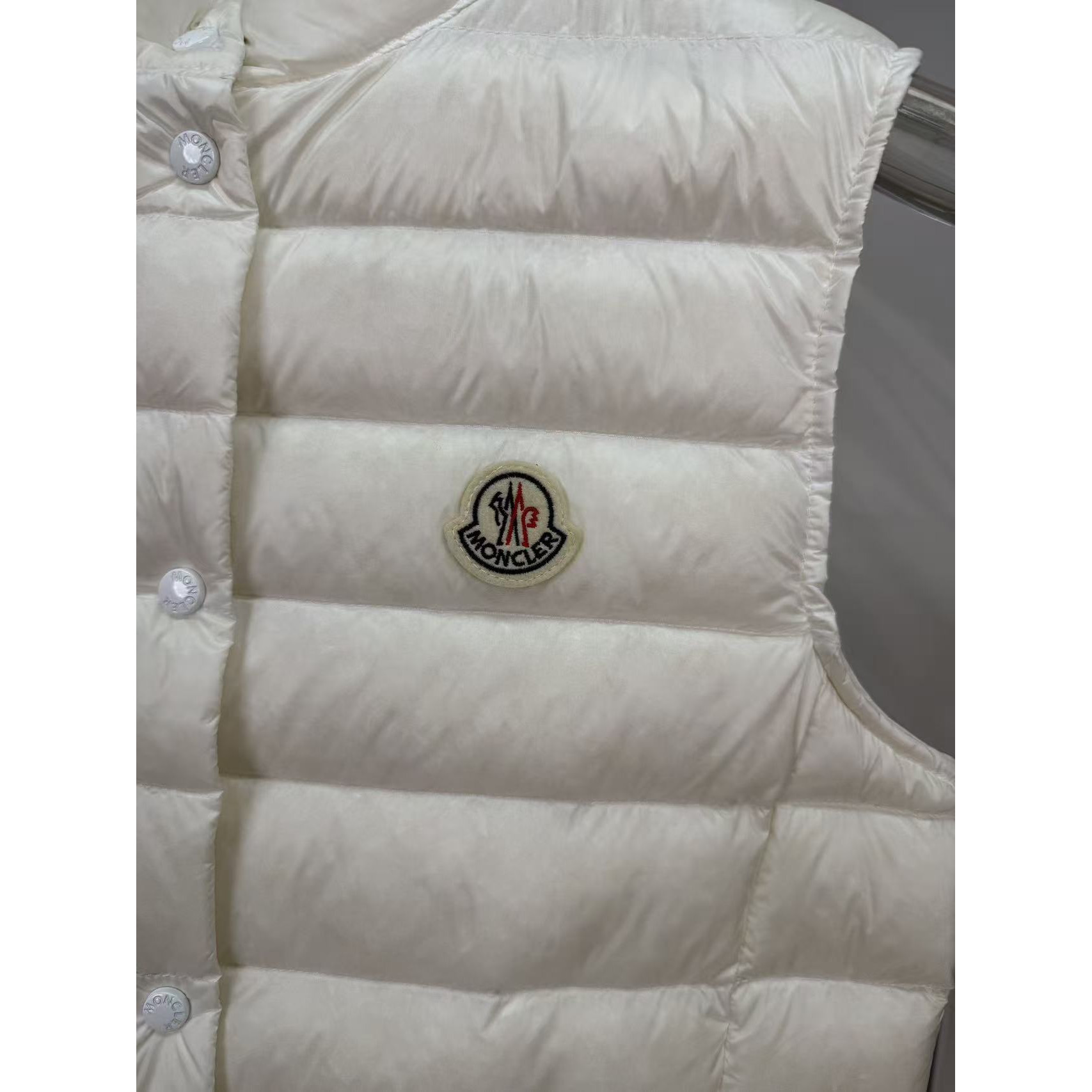 <p>Moncler Liane女士立领羽绒服(白)</p>