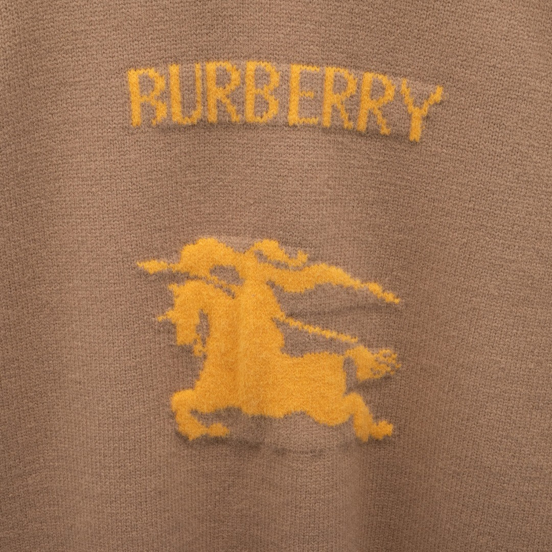 <p>BURBERRY&nbsp;战马 LOGO长袖毛衣</p>
