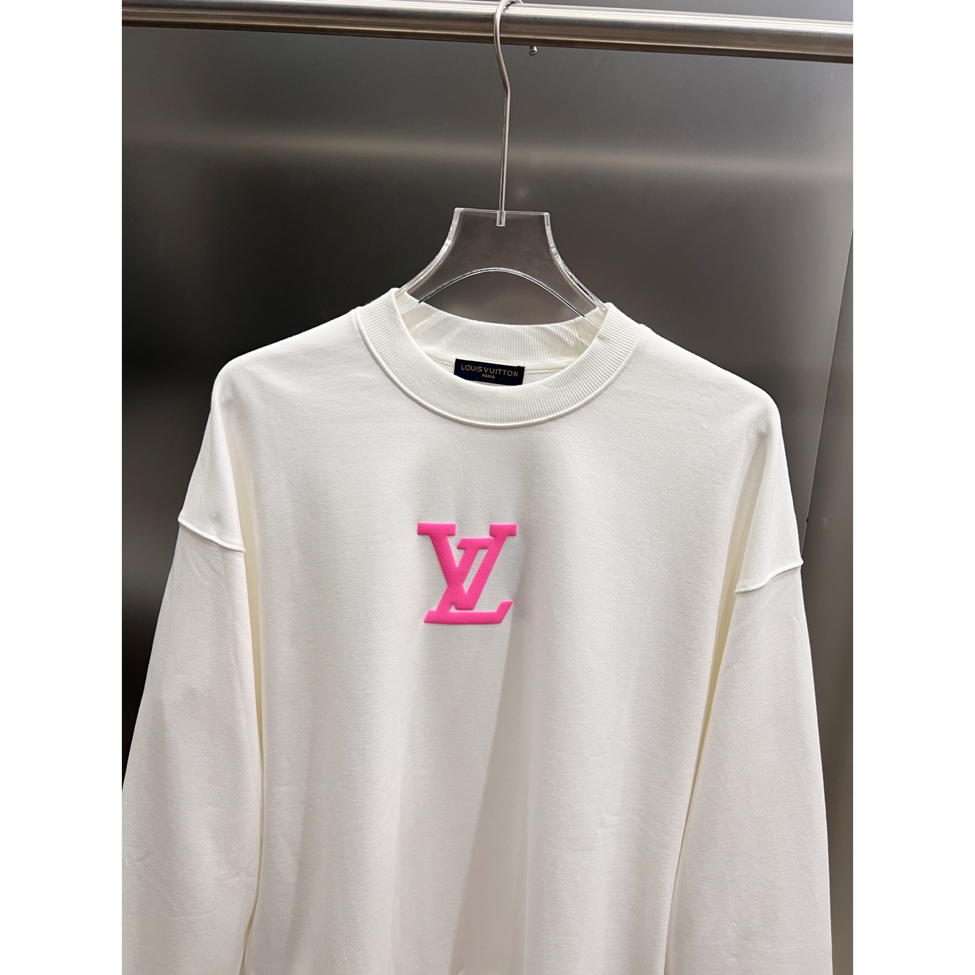 <p>LV 圆领长袖卫衣(白)</p>