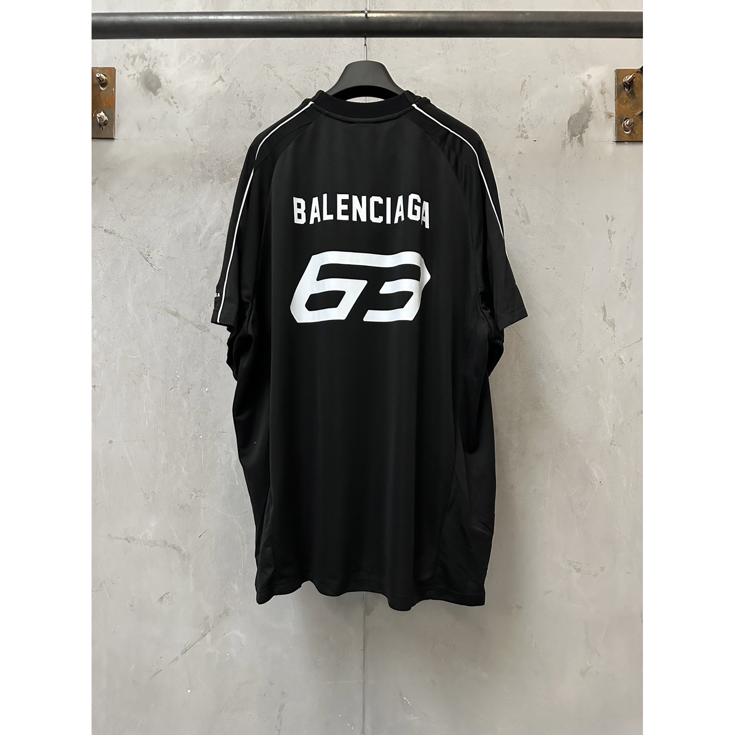 <p>Balenciaga 巴黎世家x兰博基尼合作联名足球系列63号短袖T恤&nbsp;</p>