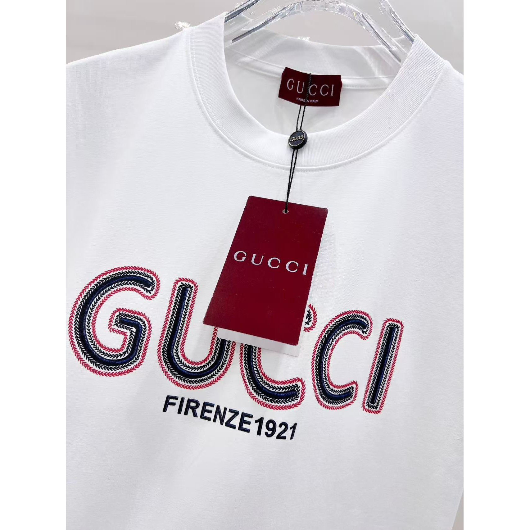 <p>GUCCI&nbsp;短袖圆领T恤(白)</p>