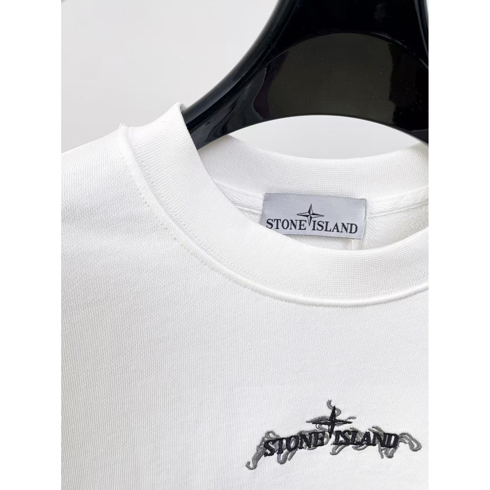 <p>Stone Island 圓領長袖T恤(白)</p>