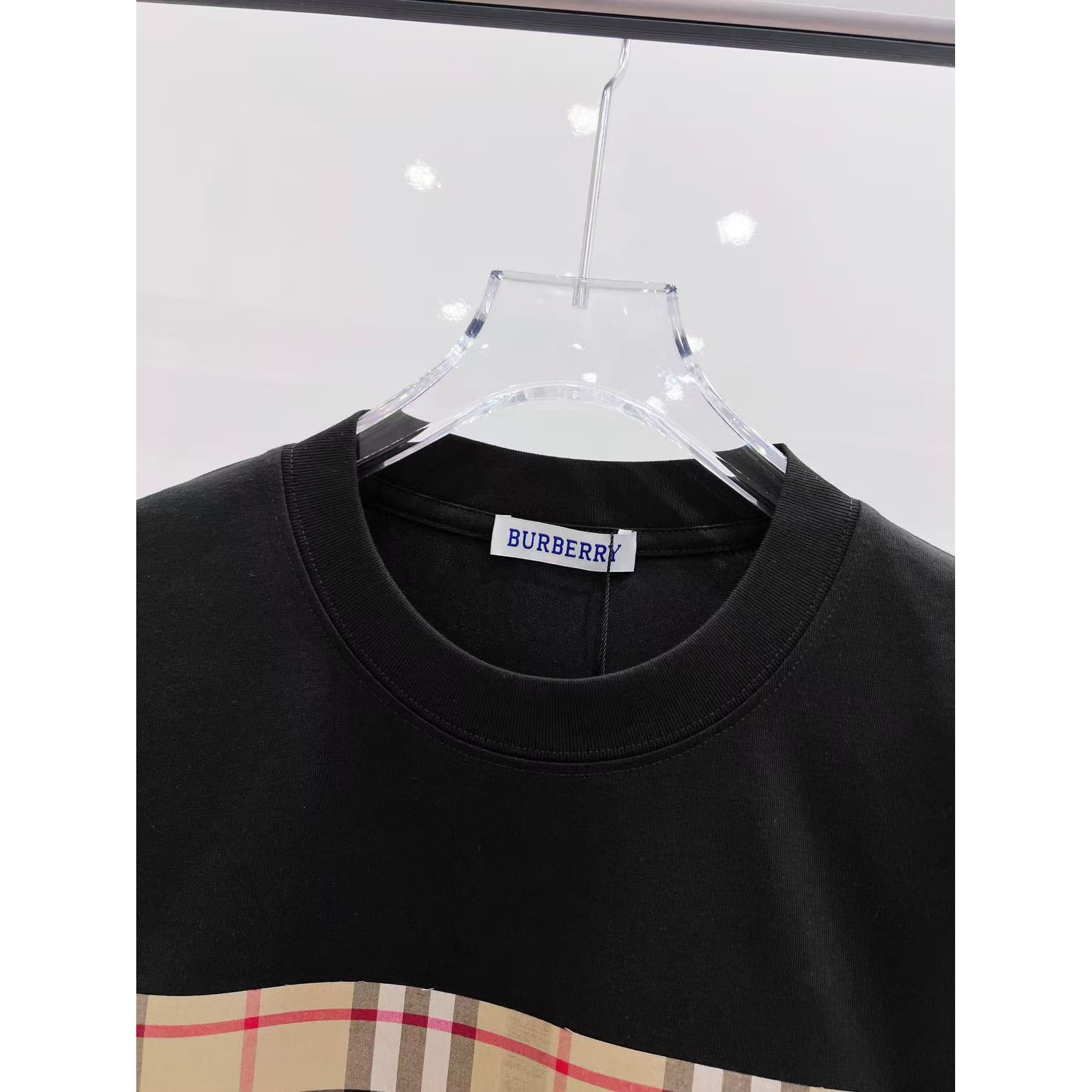 <p>BURBERRY 短袖圆领T恤(黑)</p>