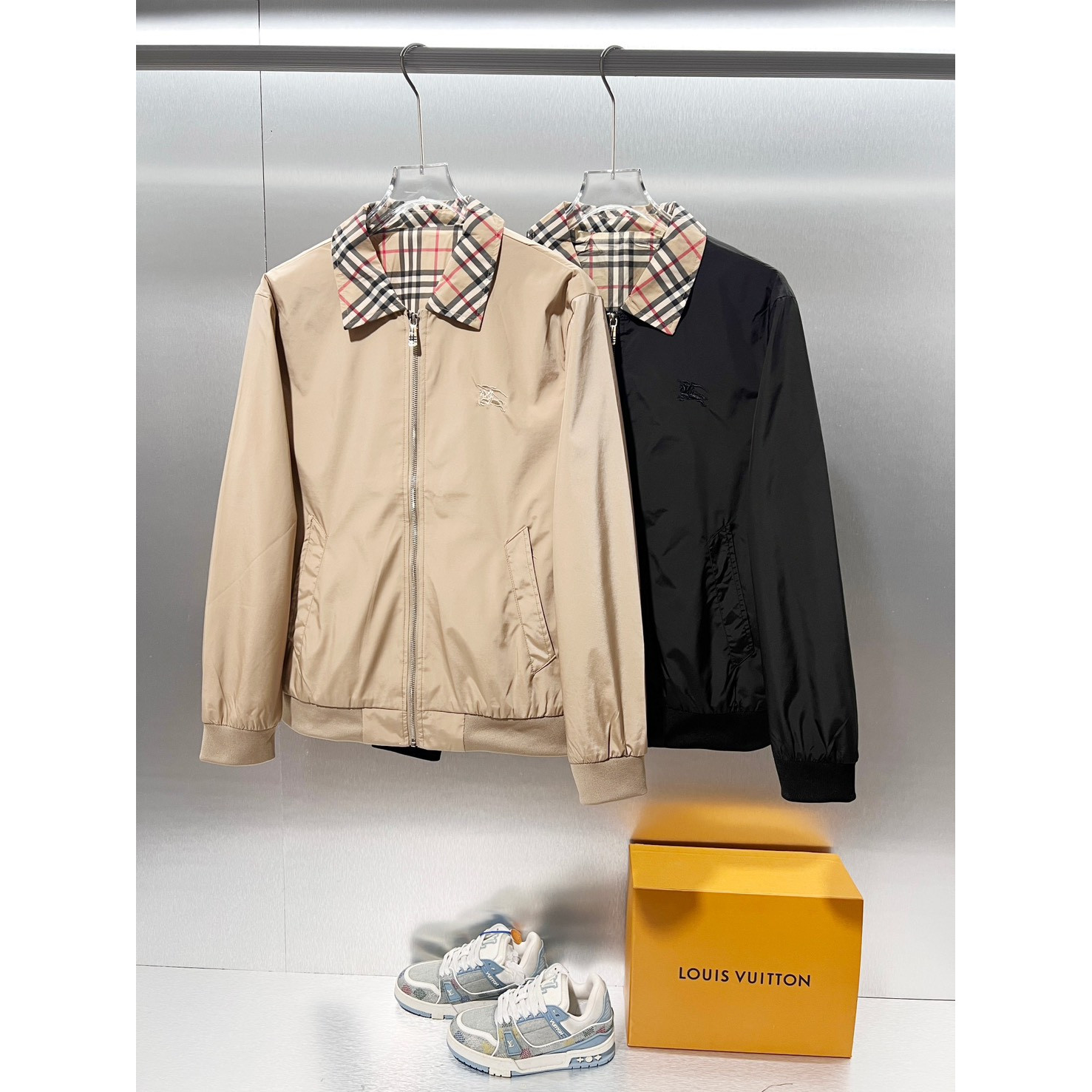 <p>BURBERRY&nbsp;夹克外套(杏)</p>