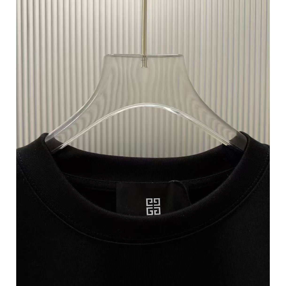 <p>GIVENCHY 长袖卫衣T恤(黑)</p>