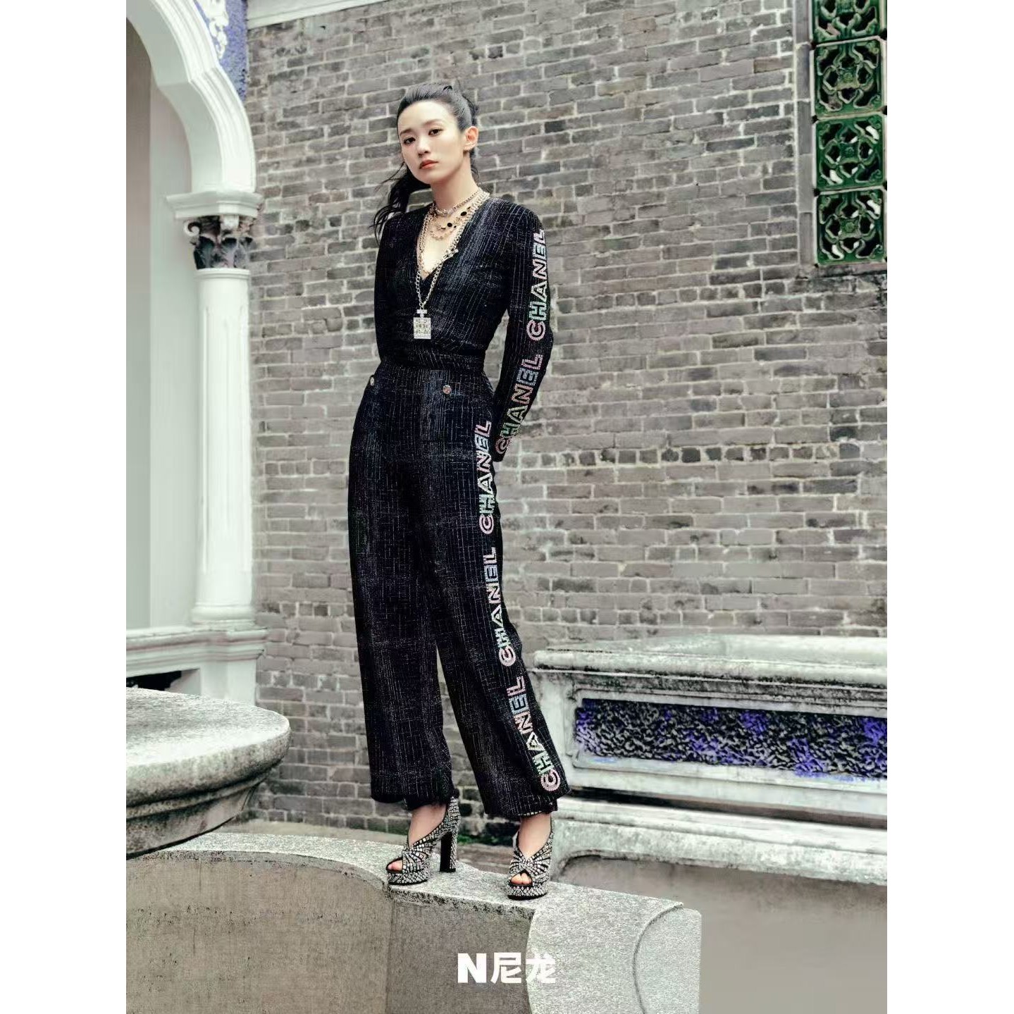 <p>CHANEL&nbsp;香水瓶水钻项链</p>