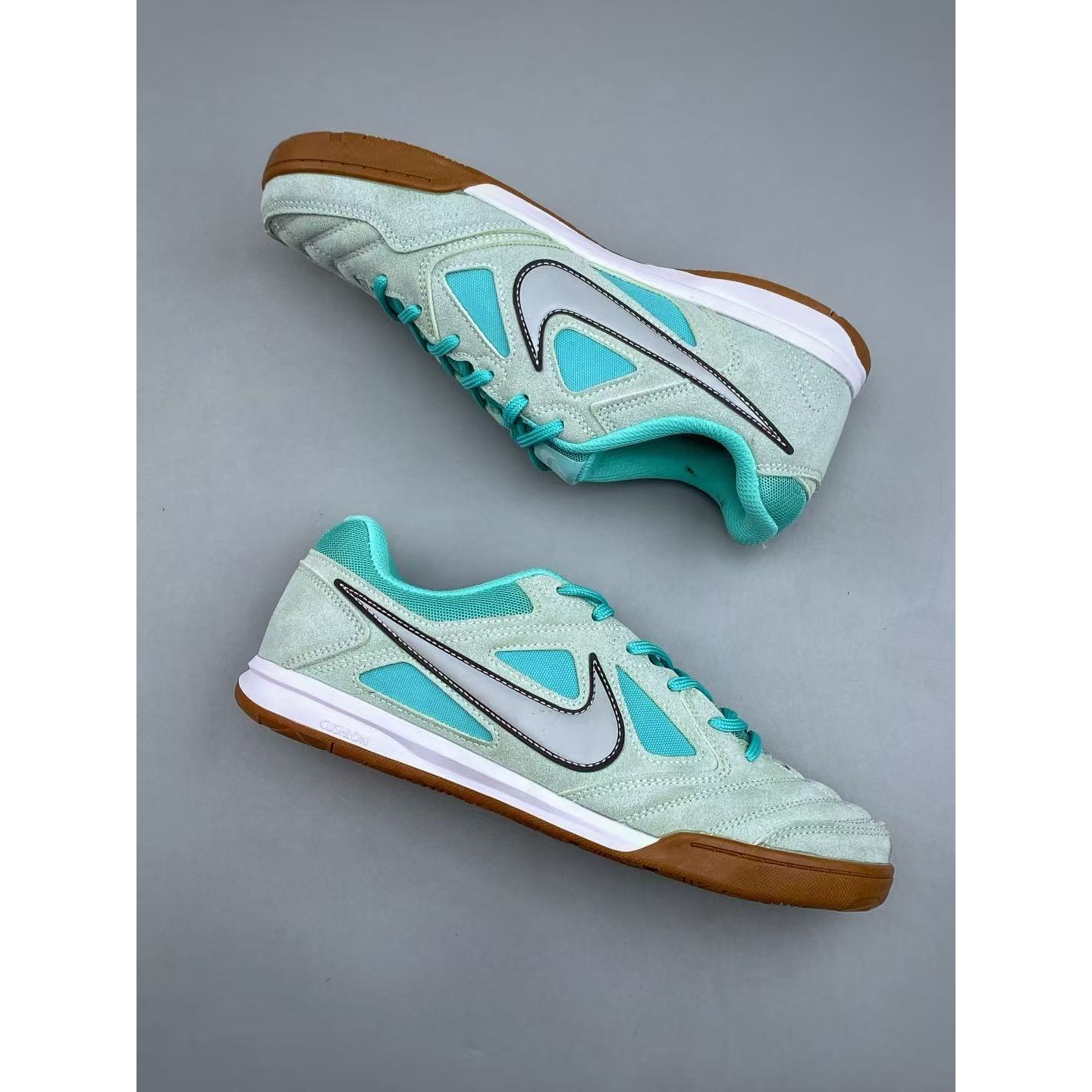 <p>NIKE GATO 低帮生活休闲鞋&nbsp;</p>