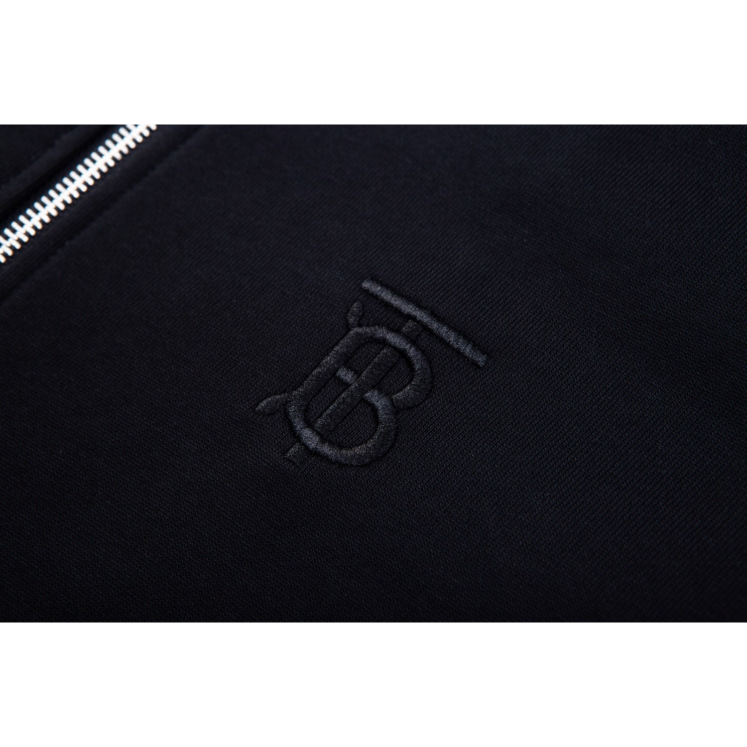 <p>Burberry B字母logo绣花连帽开衫卫衣(黑)</p>