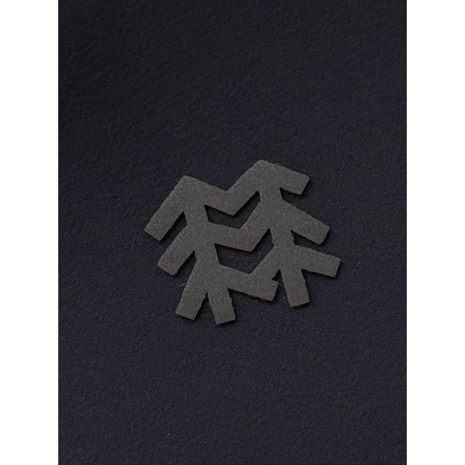 <p>KOLON SPORT 软壳加薄绒冲锋衣(藏青)</p>