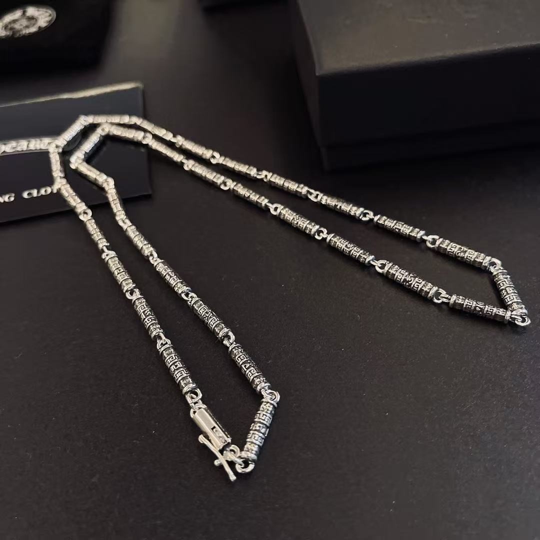 <p>CHROME HEARTS&nbsp;复古项链</p>