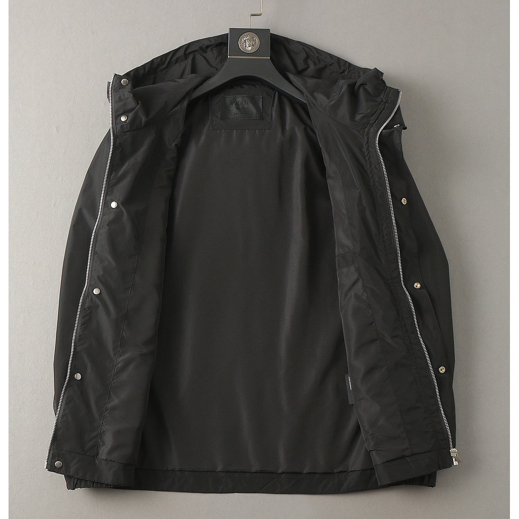 <p>Prada 新款男士夹克外套</p>
