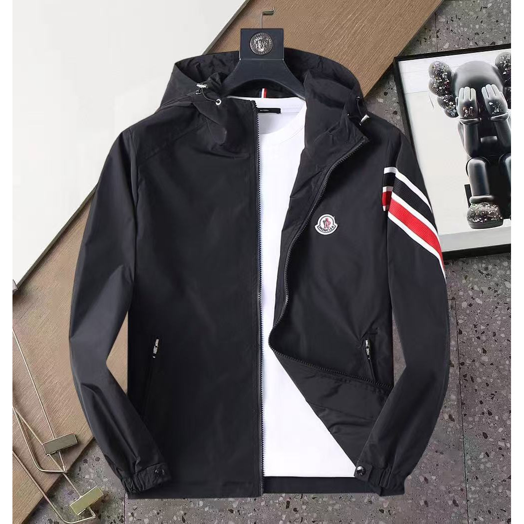 <p>MONCLER 男士夹克外套(黑)</p>