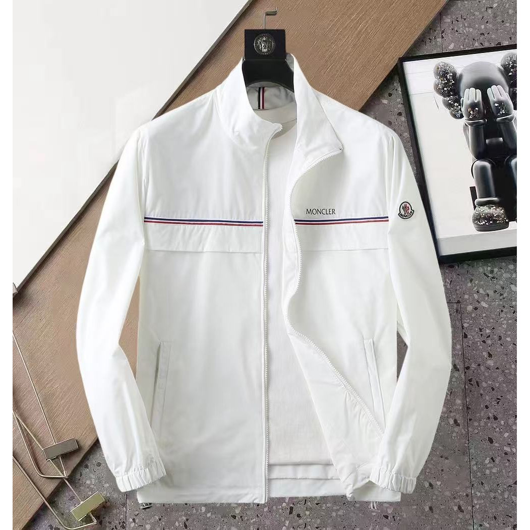 <p>MONCLER&nbsp;男士夹克外套(800857)</p>