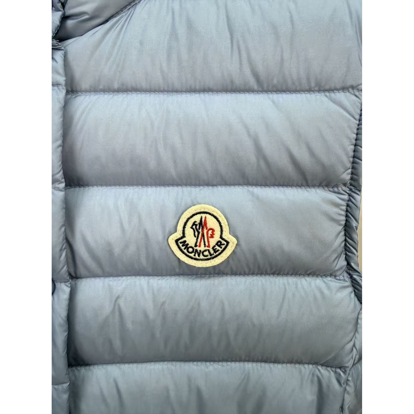 <p>Moncler Liane女士立领羽绒服(藍)</p>