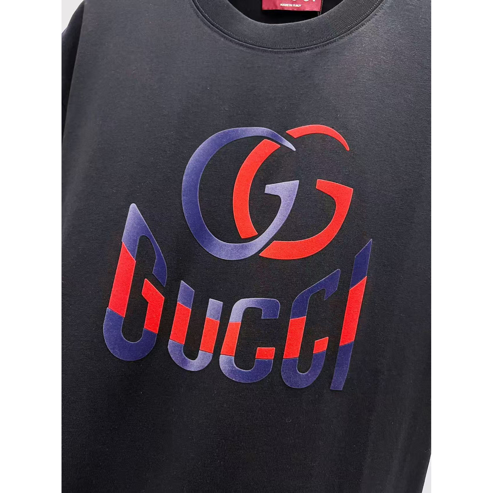 <p>GUCCI 短袖圆领T恤(黑)</p>