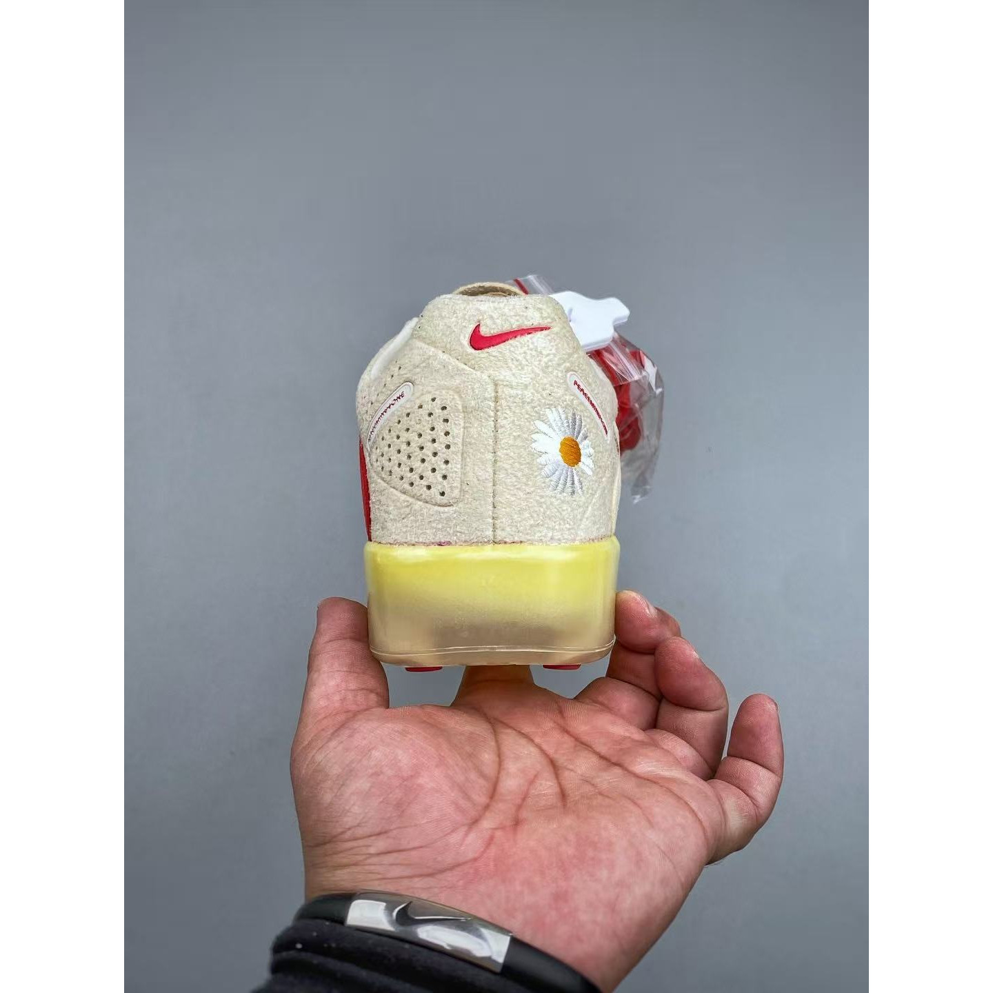 <p>Nike &nbsp;&times; PEACEMINUSONE &times; 韩国队 Cryoshot&nbsp; 足球鞋&nbsp;</p>