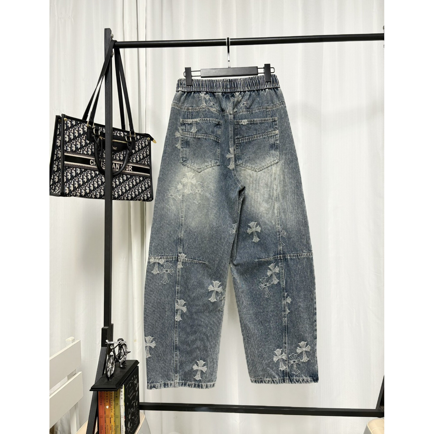 <p>Chrome Hearts 牛仔长裤</p>