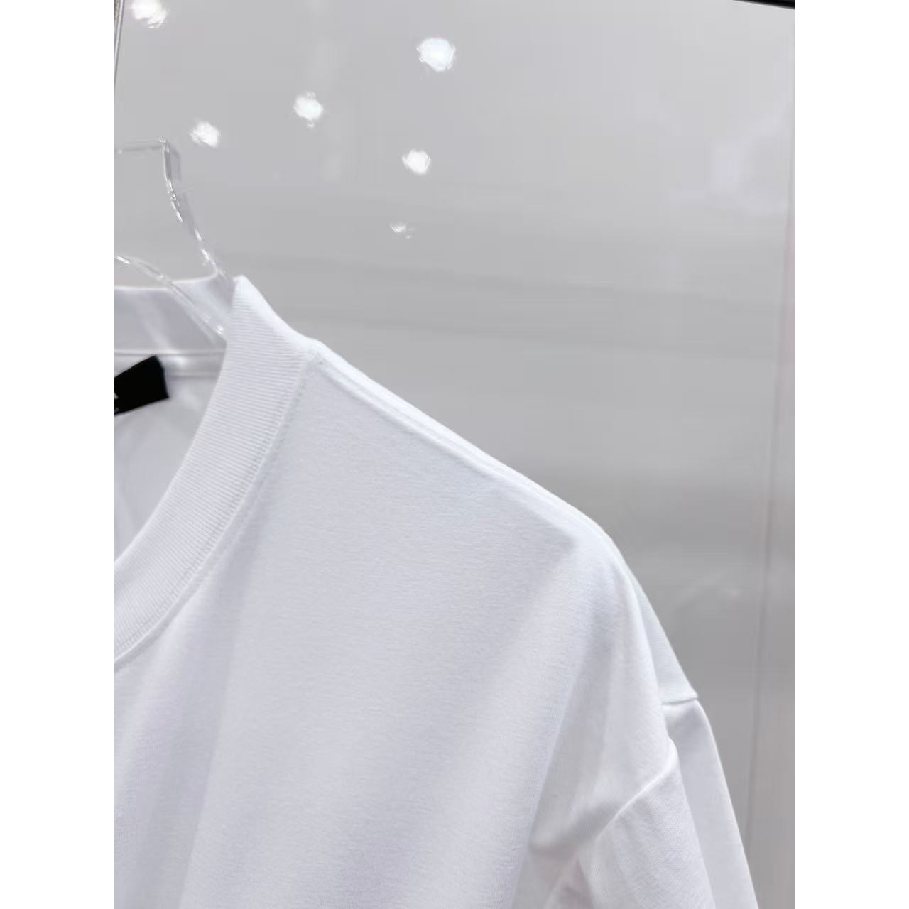 <p>Arc'teryx&nbsp;短袖圆领T恤(白)</p>