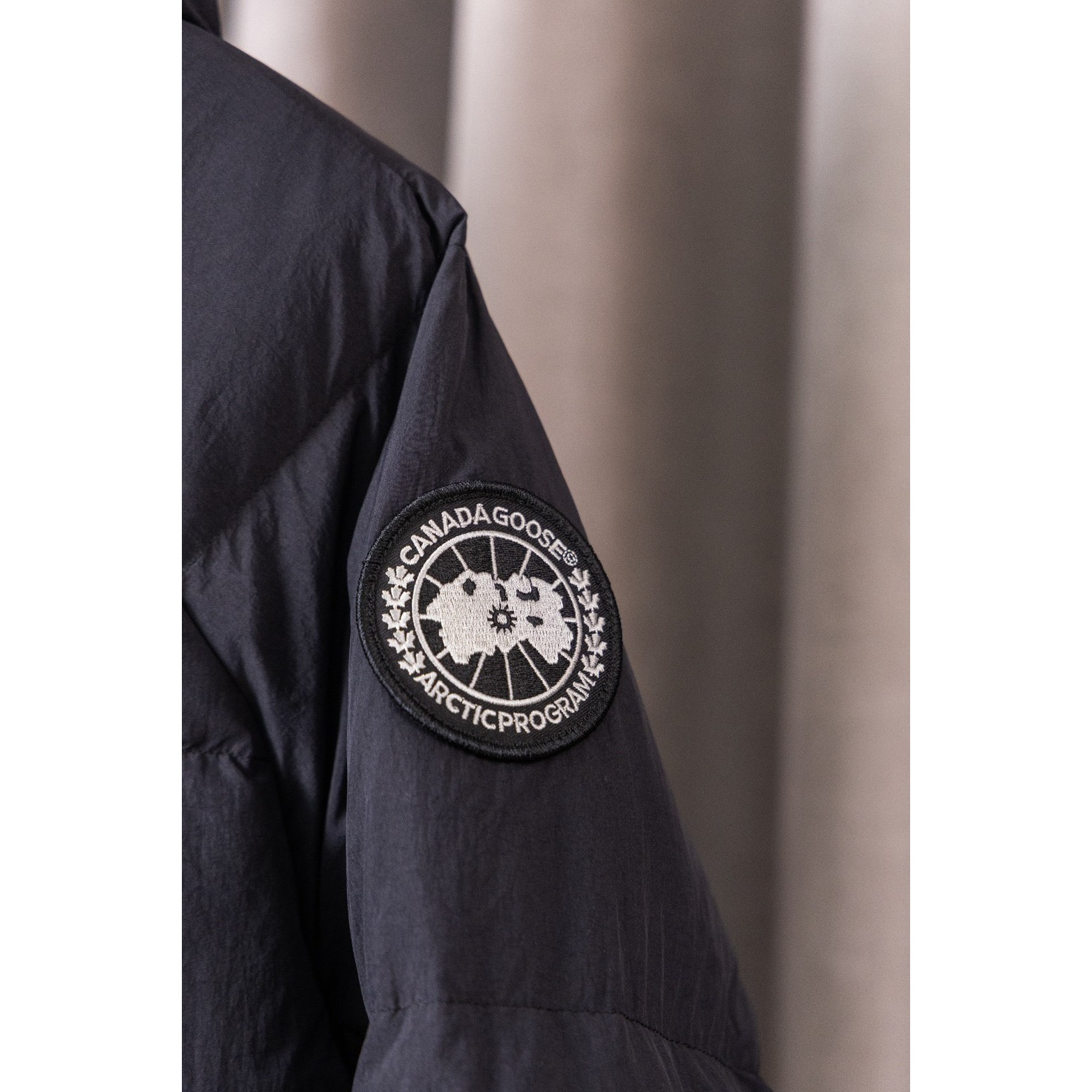 <p>Canada Goose Junction 黑标短款羽绒服(欧阳娜娜同款)(黑色)</p>