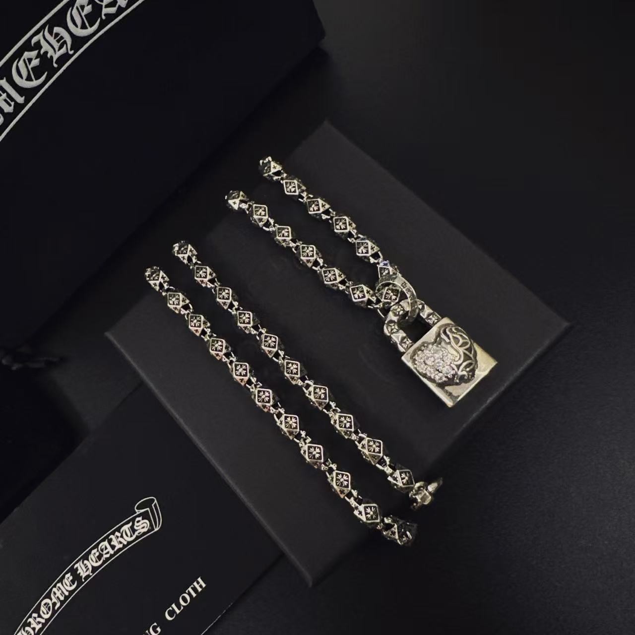 <p>CHROME HEARTS&nbsp;项链</p>