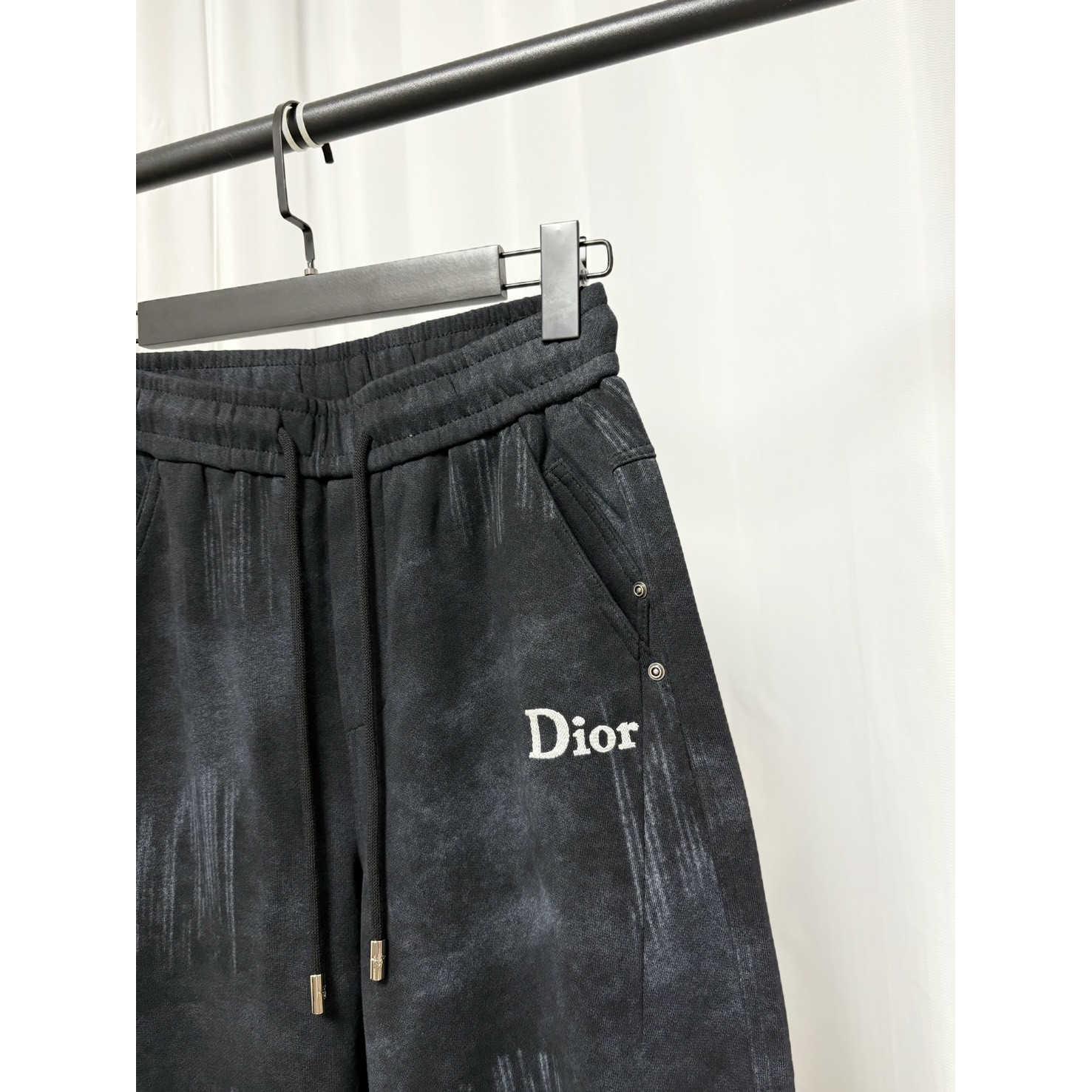 <p>Dior 休闲长裤(黑)</p>