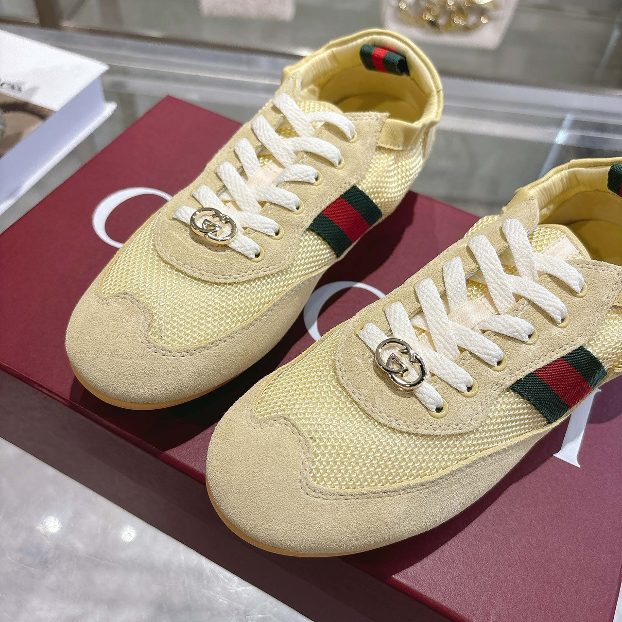 <p>GUCCI 橡筋鞋(米黃)</p>