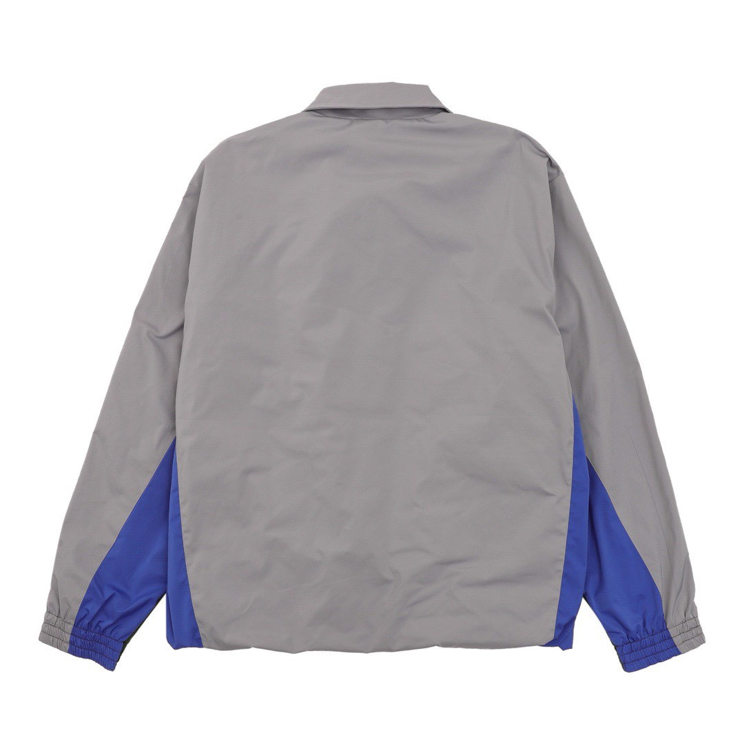 <p>Balenciaga 双色拼接字母刺绣风衣外套</p>
