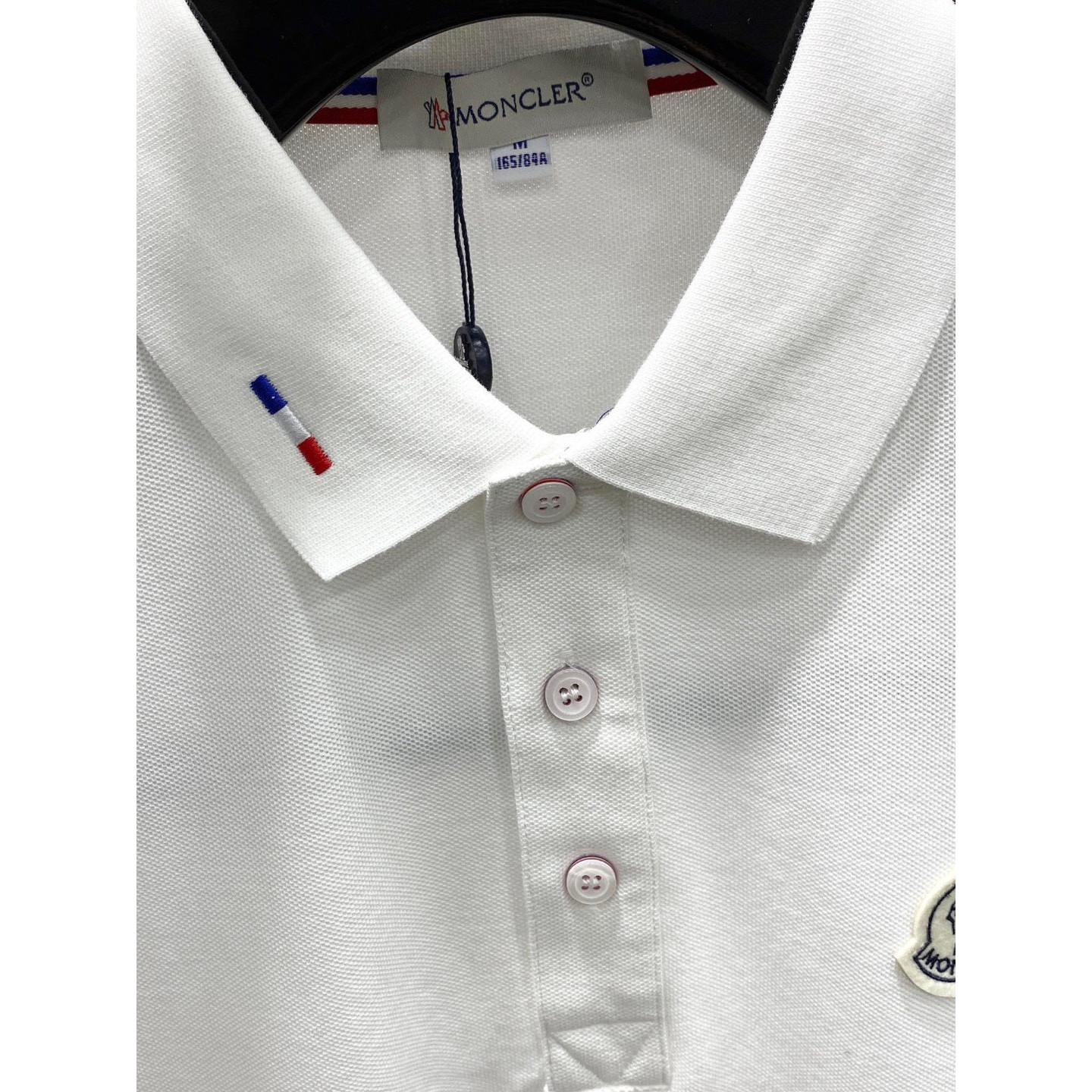 <p>MONCLER 立体徽标翻领长袖Polo衫(白)</p>
