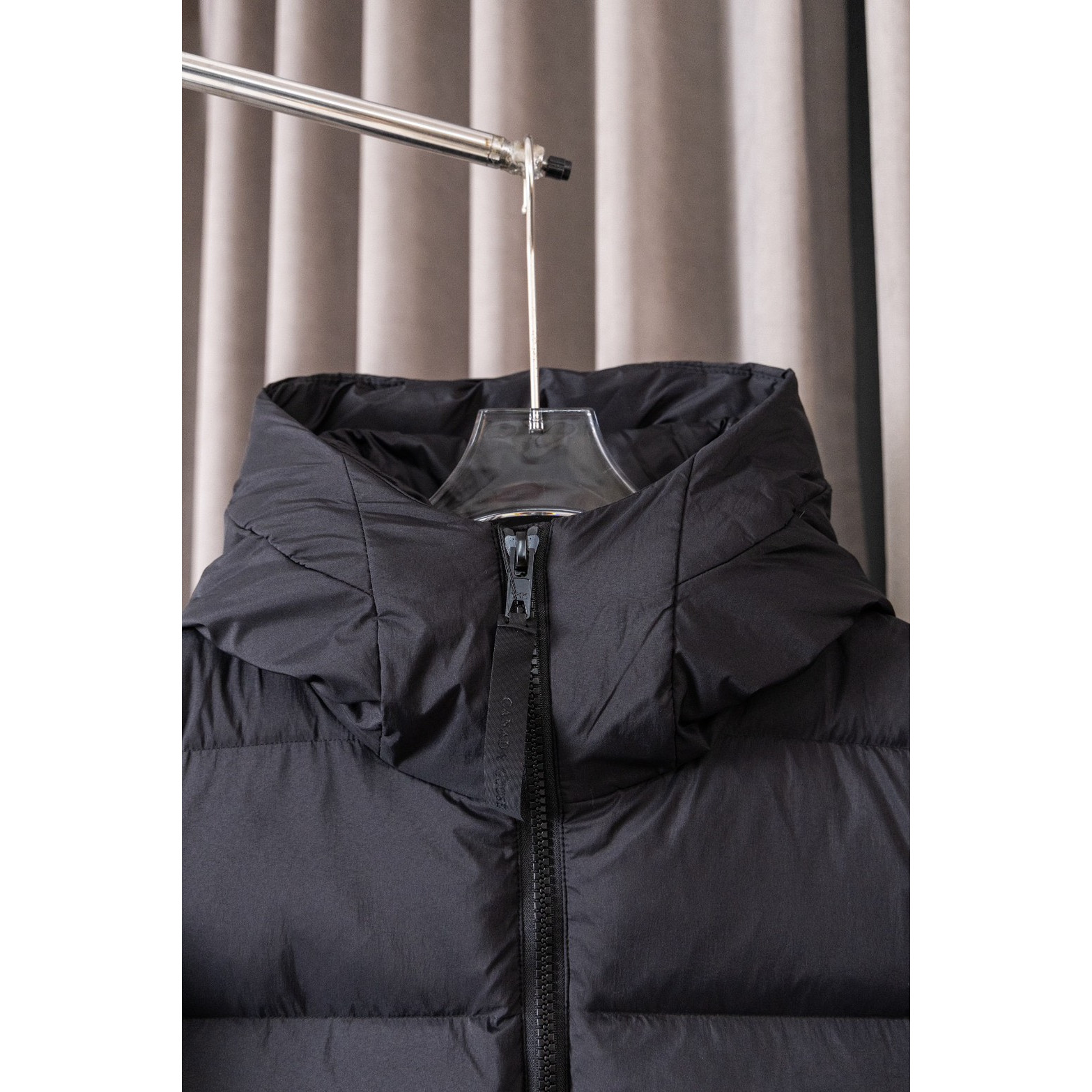 <p>Canada Goose Junction系列连帽羽绒服(欧阳娜娜二代)(黑色)</p>