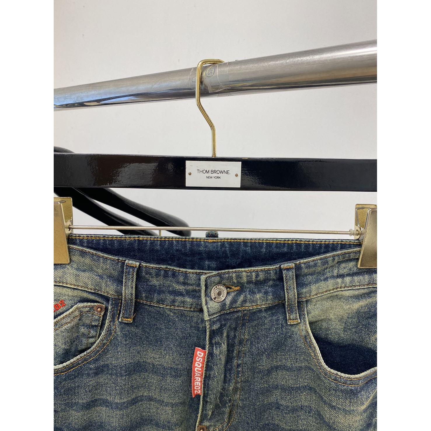 <p>DSQUARED2 休闲牛仔裤</p>