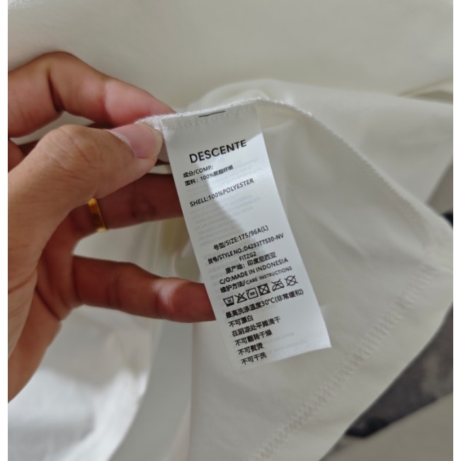 <p>DESCENTE 短袖T恤</p>