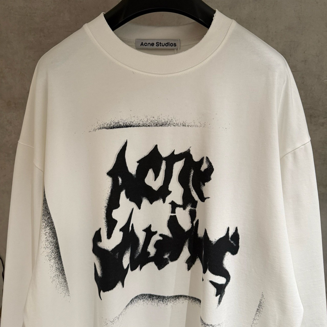 <p>ACNE&nbsp;长袖T恤(白B15)</p>

<p>&nbsp;</p>