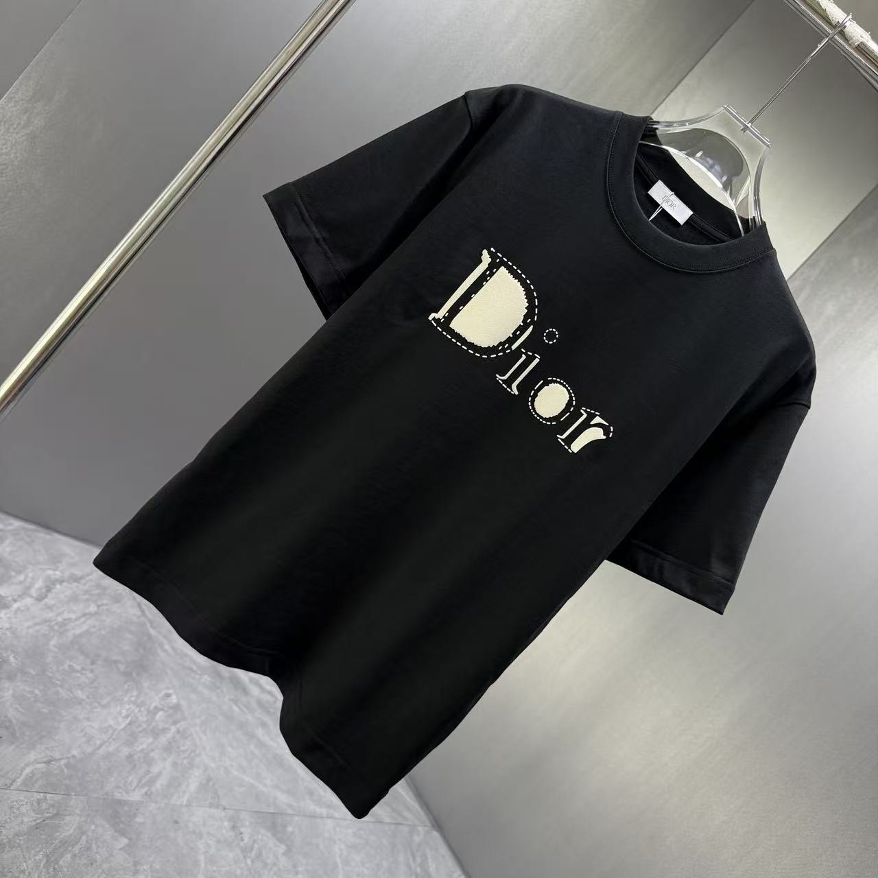 <p>DIOR 短袖T恤(黑)</p>