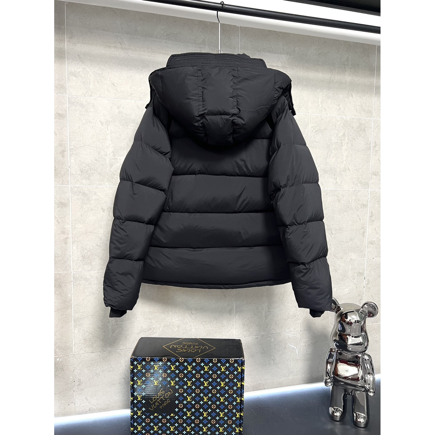 <p>PRADA 连帽羽绒服(黑)</p>