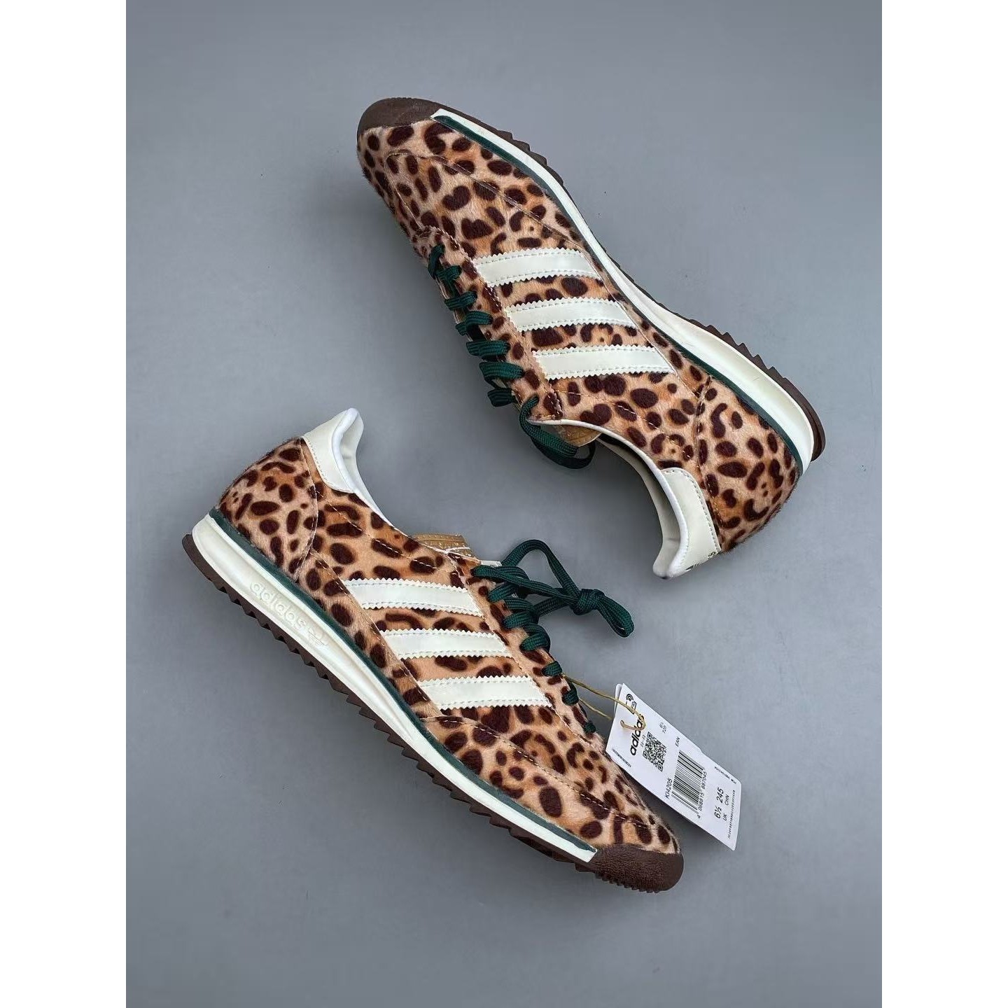 <p>Adidas 复古休闲运动鞋(豹紋)</p>