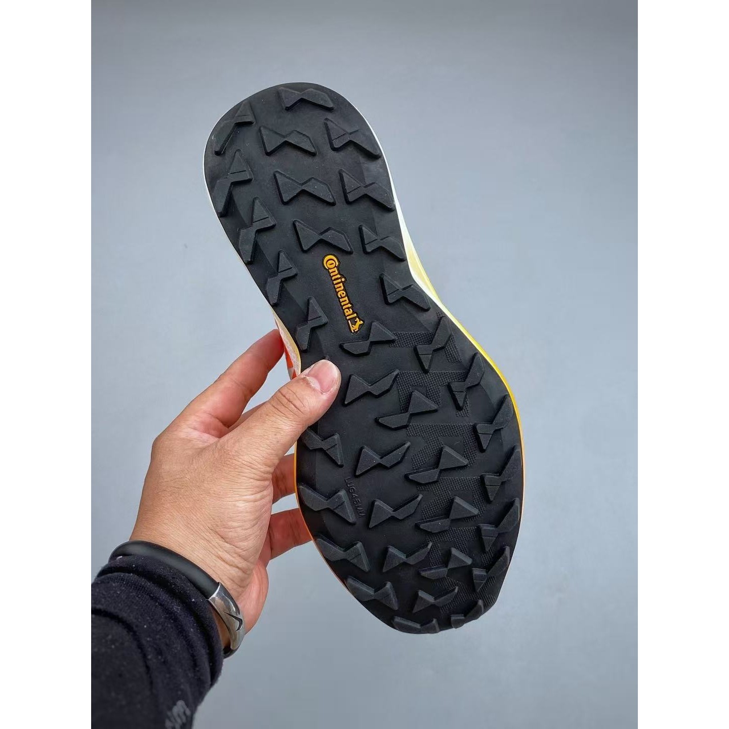 <p>adidas Terrex Agravic 4 越野跑鞋 (橘紅白)</p>