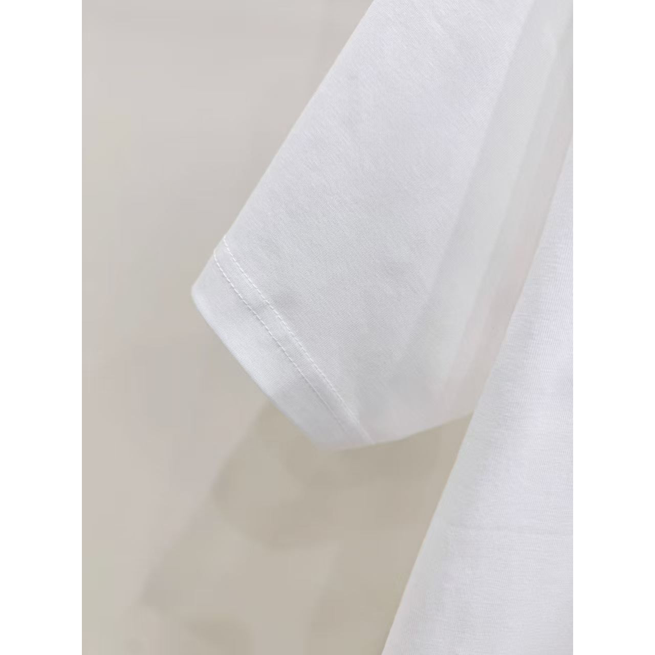 <p>Arc'teryx 短袖圆领T恤(白)</p>